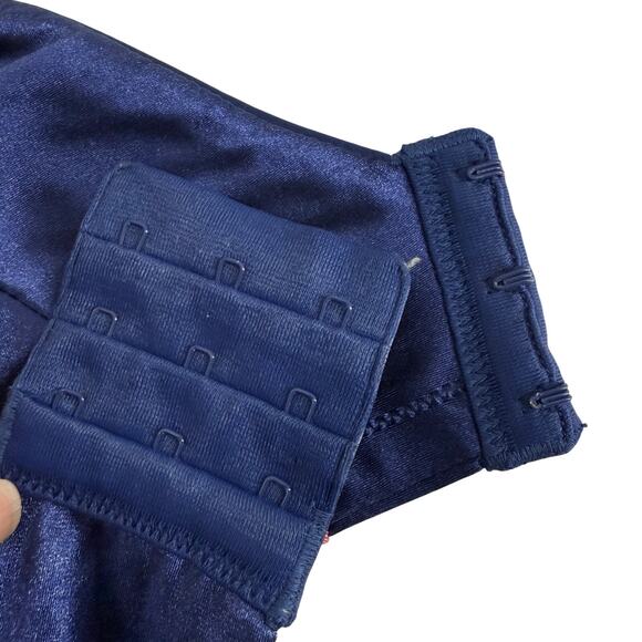 Vanity Fair Lingerie Illumination Full-Figure Underwire Bra Zoned-In Support - Picture 5 of 6